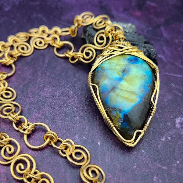 SOLD - READY TO SHIP INFINITY SOFT LOCKING CHAIN COLLAR, Gold with Labradorite, One of A Kind Online Hot Sale